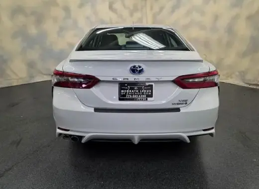 Toyota Camry XLE Hybrid 2024
